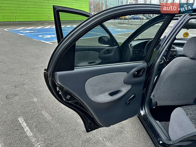 Седан Daewoo Lanos 2006 в Києві
