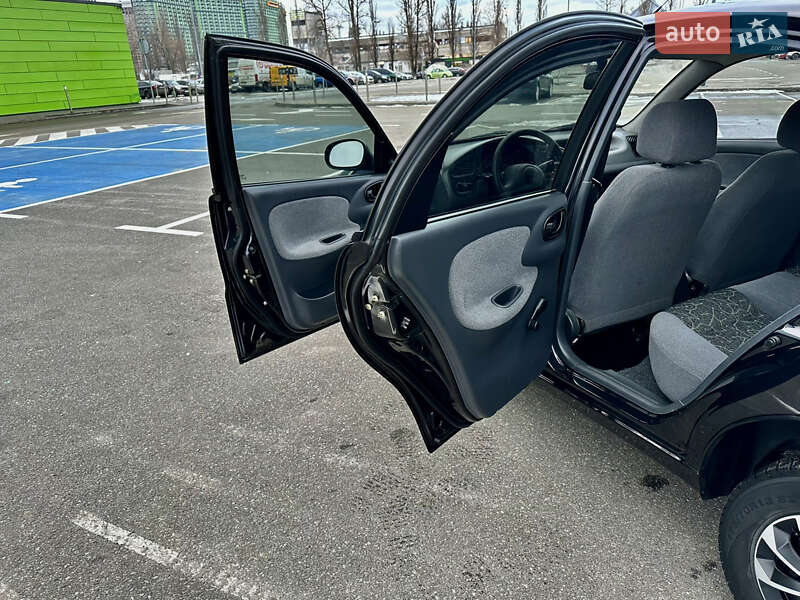 Седан Daewoo Lanos 2006 в Києві