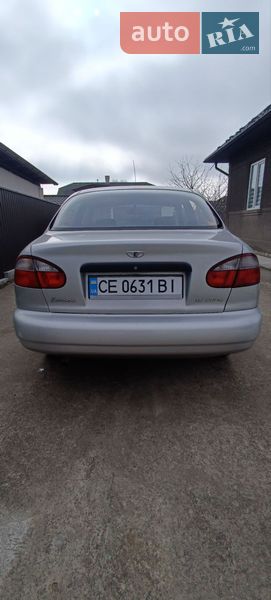 Седан Daewoo Lanos 2003 в Новоселице