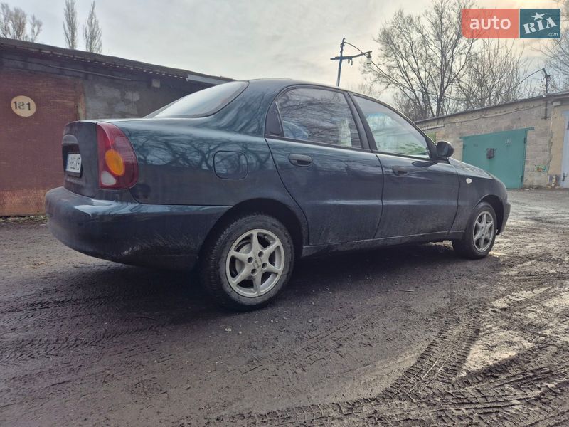Седан Daewoo Lanos 2005 в Новомосковську