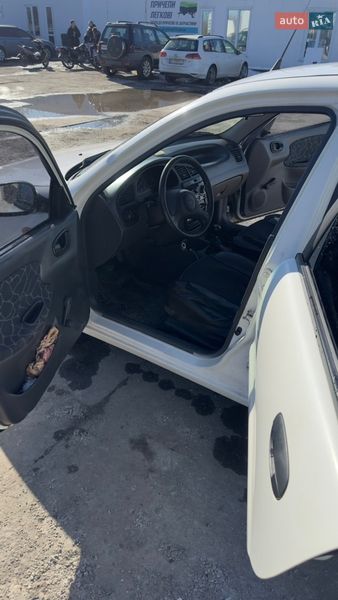Седан Daewoo Lanos 2003 в Баришівка