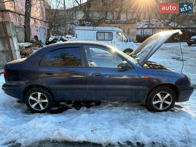 Седан Daewoo Lanos 2002 в Києві