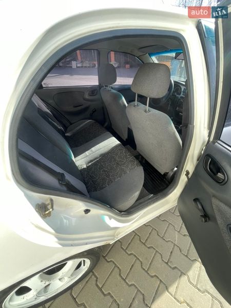 Седан Daewoo Lanos 2004 в Києві