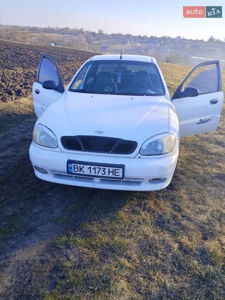 Седан Daewoo Lanos 2003 в Почаеве