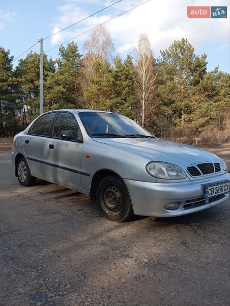 Седан Daewoo Lanos 2006 в Мені