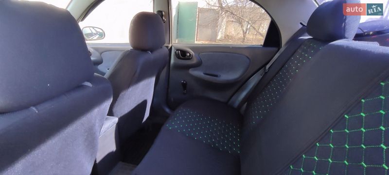 Седан Daewoo Lanos 2004 в Краснограде