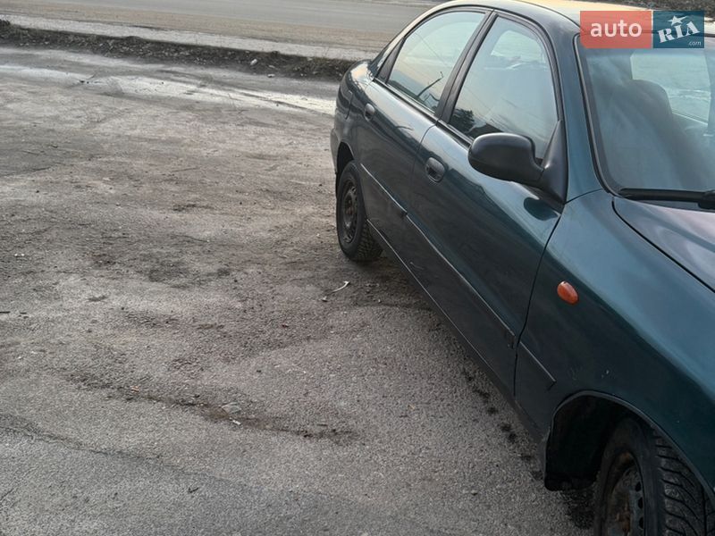 Седан Daewoo Lanos 2002 в Харькове