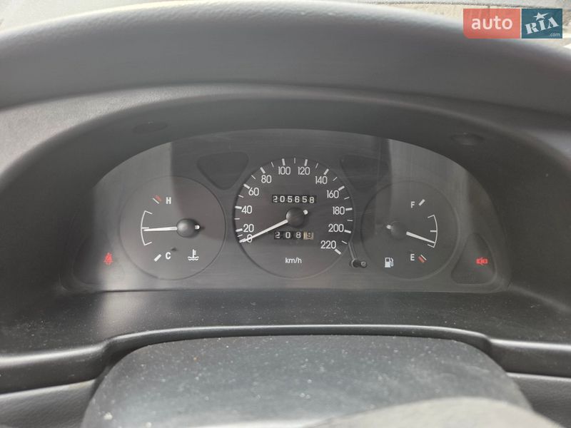 Седан Daewoo Lanos 1999 в Киеве