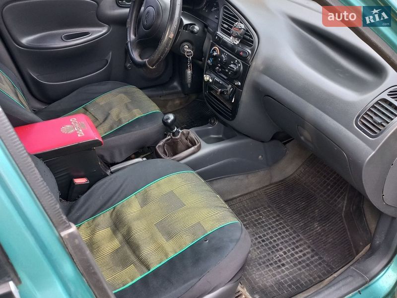 Седан Daewoo Lanos 1998 в Ужгороде