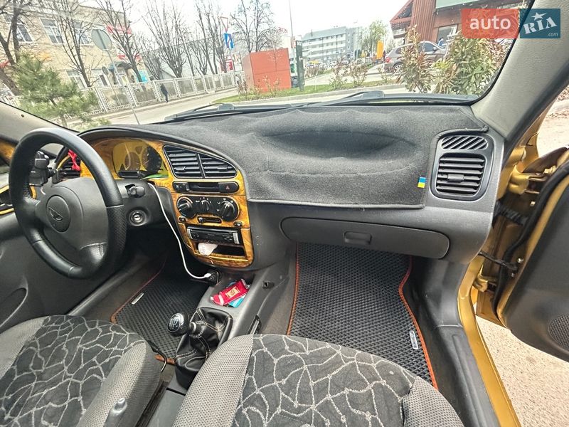 Седан Daewoo Lanos 2002 в Львове