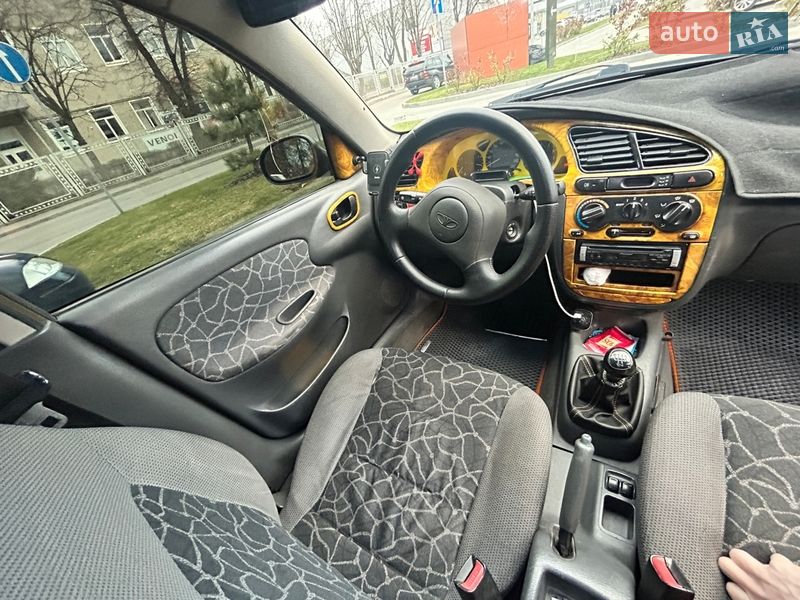 Седан Daewoo Lanos 2002 в Львові