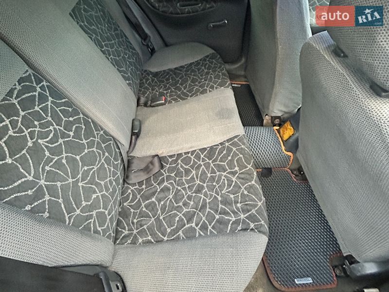 Седан Daewoo Lanos 2002 в Львове