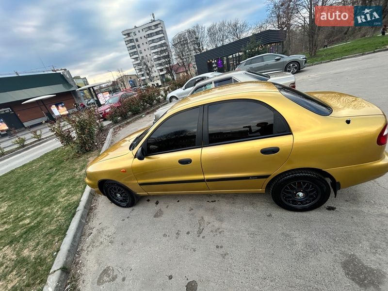 Седан Daewoo Lanos 2002 в Львове