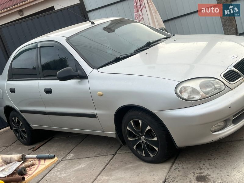 Седан Daewoo Lanos 2004 в Кривом Роге
