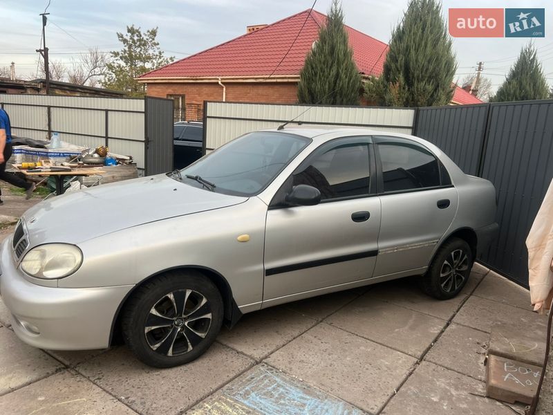 Седан Daewoo Lanos 2004 в Кривом Роге