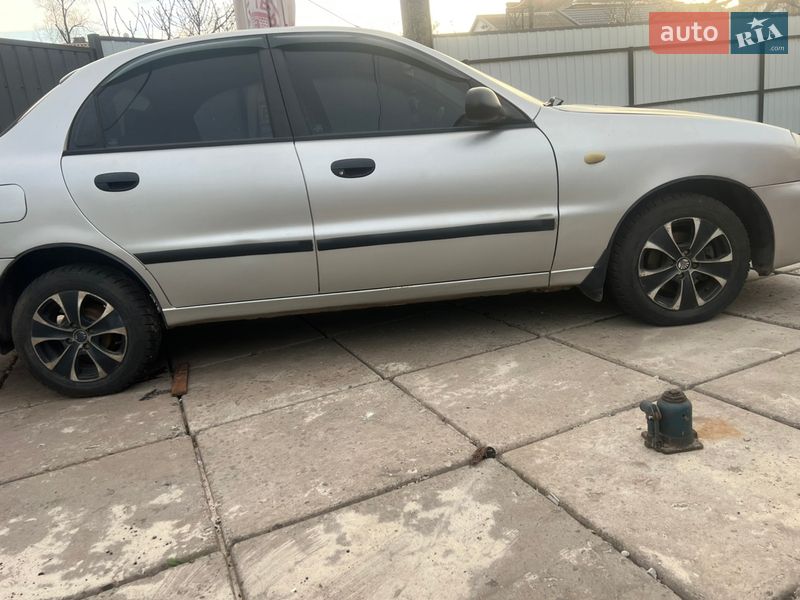 Седан Daewoo Lanos 2004 в Кривом Роге