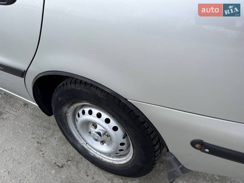 Седан Daewoo Lanos 2004 в Кременчуге