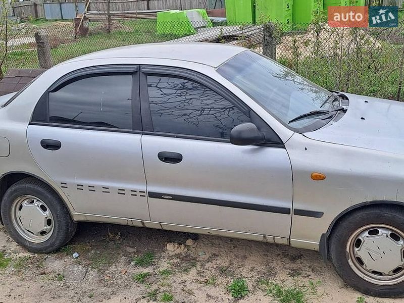 Седан Daewoo Lanos 2003 в Макарові