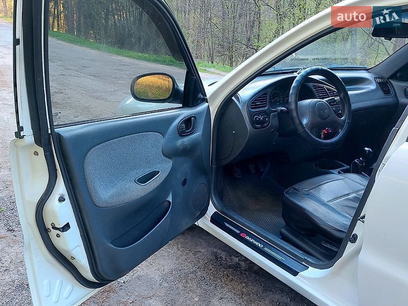 Седан Daewoo Lanos 2004 в Тростянці