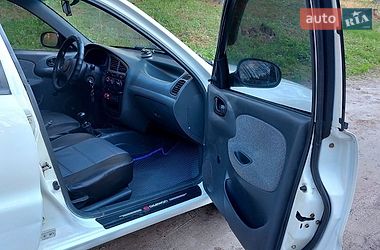 Седан Daewoo Lanos 2004 в Тростянці