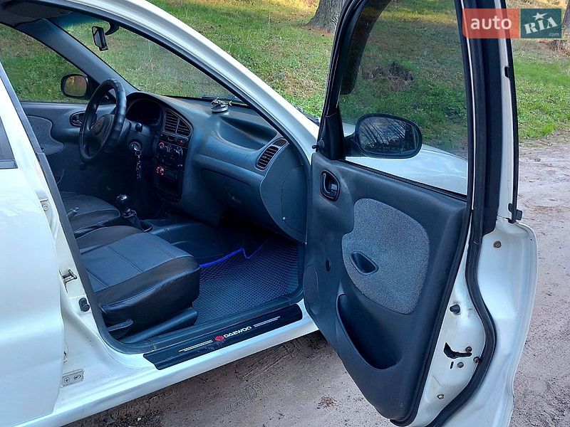 Седан Daewoo Lanos 2004 в Тростянці