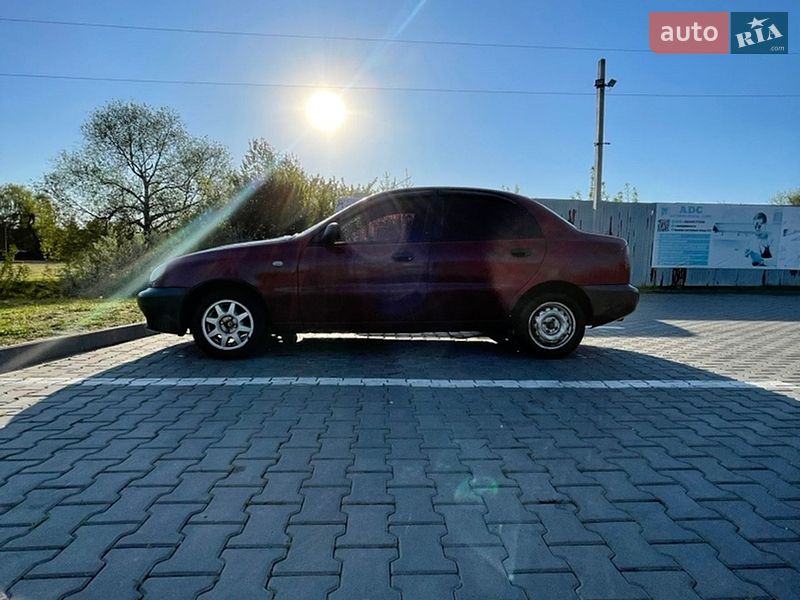Седан Daewoo Lanos 2009 в Чернівцях