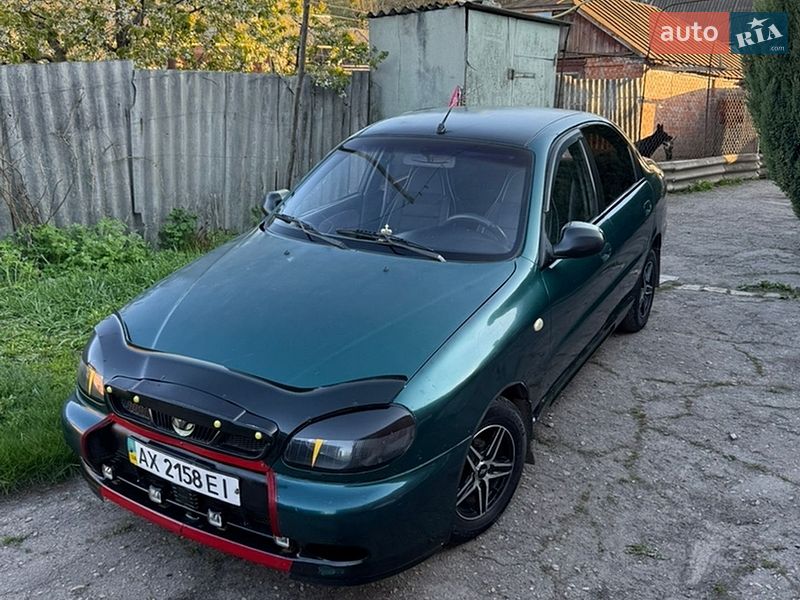 Седан Daewoo Lanos 2003 в Будах