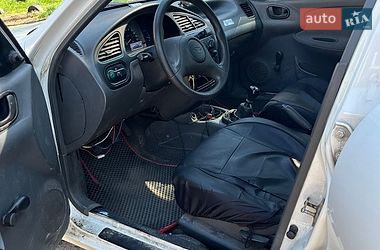 Седан Daewoo Lanos 2004 в Ирпене