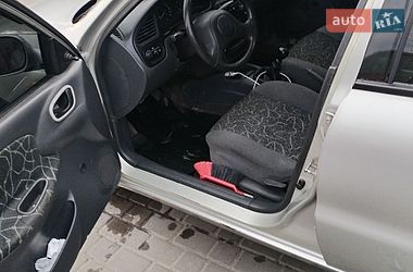 Седан Daewoo Lanos 2003 в Львове
