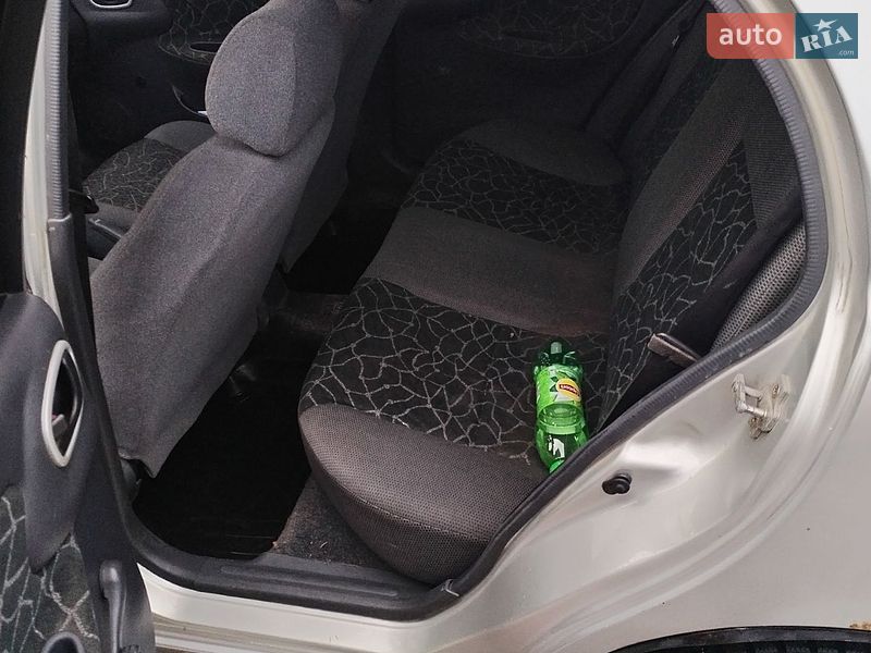 Седан Daewoo Lanos 2003 в Львове