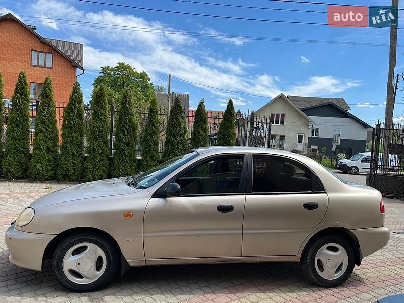 Седан Daewoo Lanos 2004 в Болехове