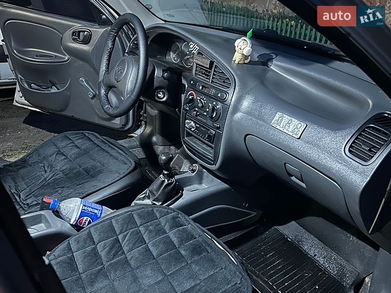 Седан Daewoo Lanos 2011 в Полтаві
