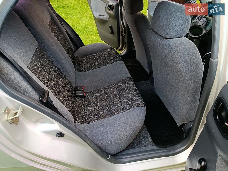 Седан Daewoo Lanos 2006 в Кицмани