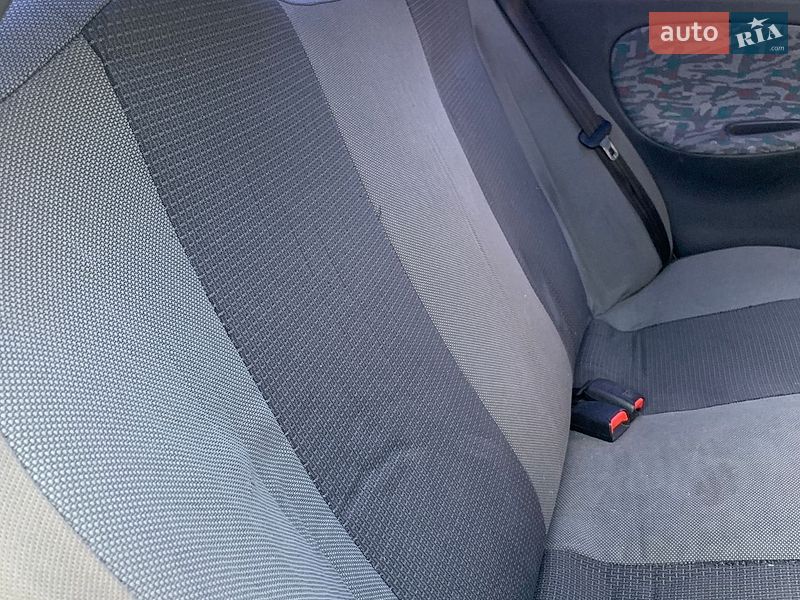Седан Daewoo Lanos 2000 в Дніпрі