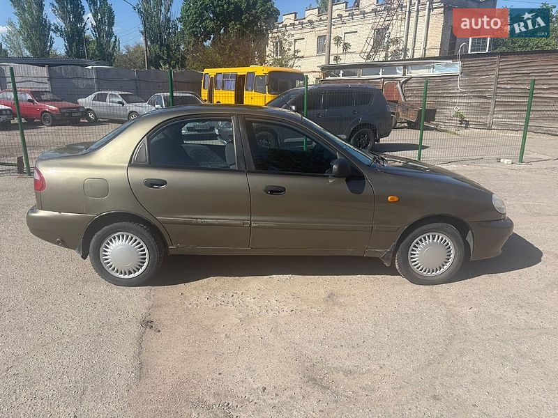 Седан Daewoo Lanos 2004 в Запоріжжі