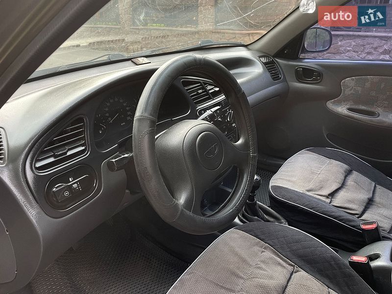 Седан Daewoo Lanos 2001 в Києві