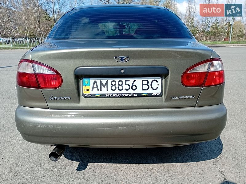 Седан Daewoo Lanos 2004 в Киеве
