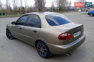 Седан Daewoo Lanos 2004 в Киеве