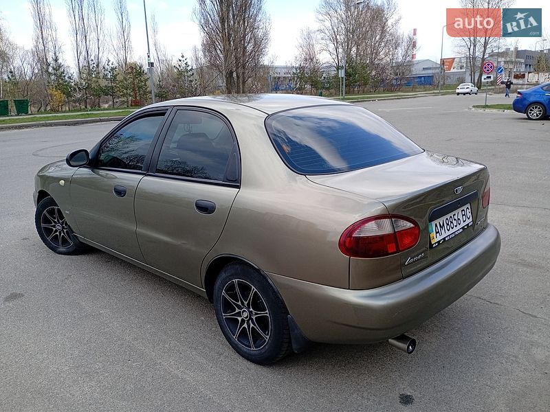 Седан Daewoo Lanos 2004 в Киеве