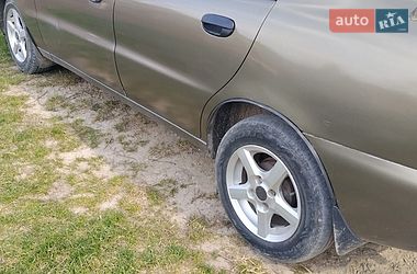 Седан Daewoo Lanos 2002 в Толстом