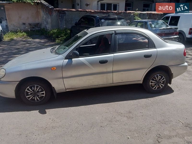 Седан Daewoo Lanos 2003 в Львове