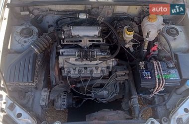 Седан Daewoo Lanos 2003 в Львове
