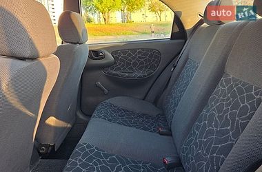 Седан Daewoo Lanos 2003 в Києві