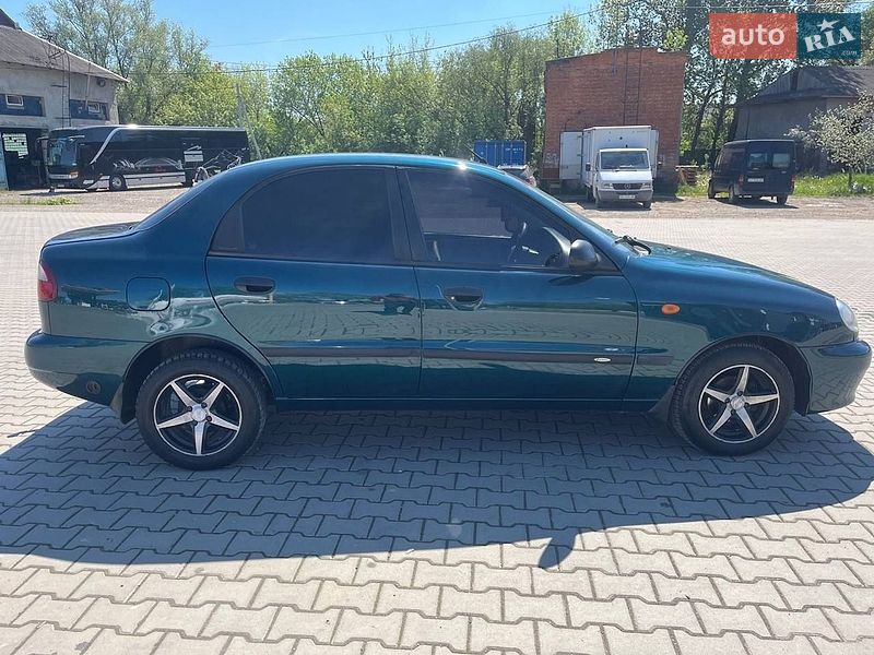 Седан Daewoo Lanos 2004 в Коломые