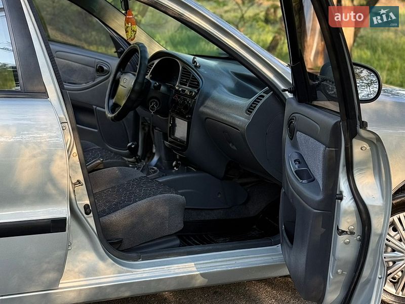 Седан Daewoo Lanos 2010 в Дніпрі