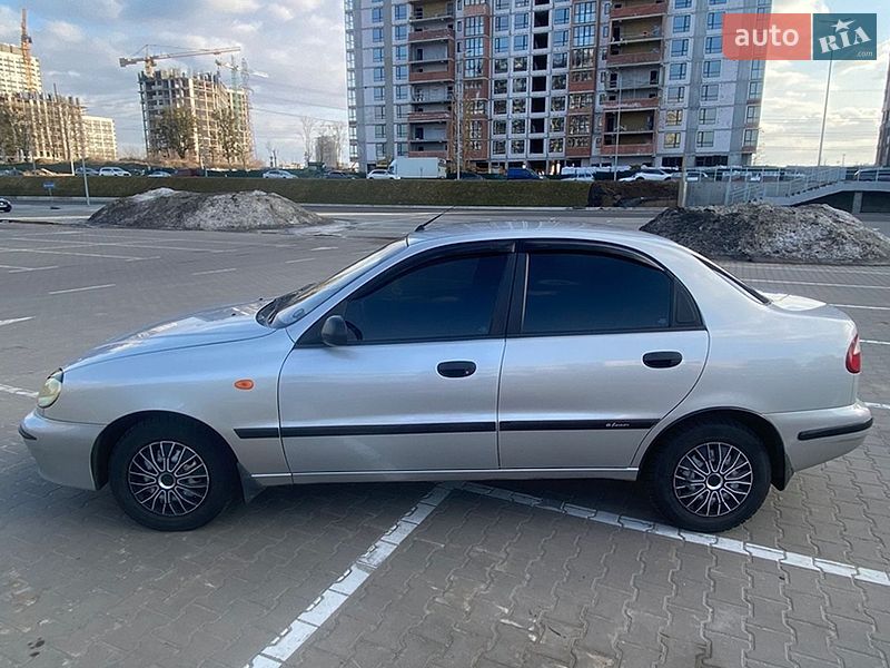 Седан Daewoo Lanos 2004 в Киеве