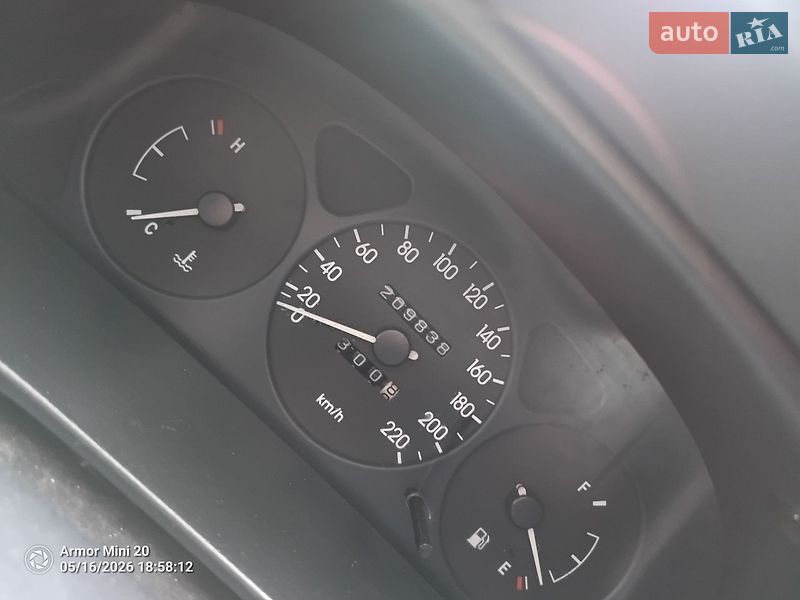 Седан Daewoo Lanos 2001 в Львове
