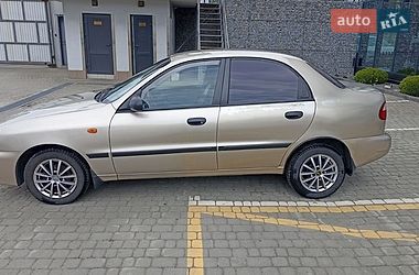 Седан Daewoo Lanos 2004 в Львове