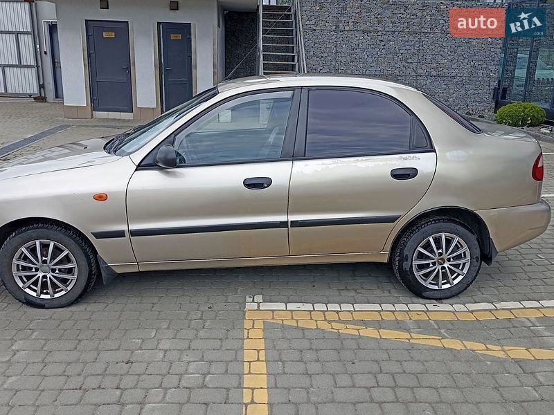 Седан Daewoo Lanos 2004 в Львове