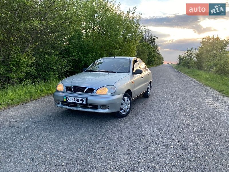 Седан Daewoo Lanos 2008 в Ременеві